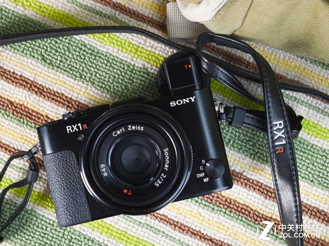 索尼黑卡 rx1rii评测:全画幅便携新王者