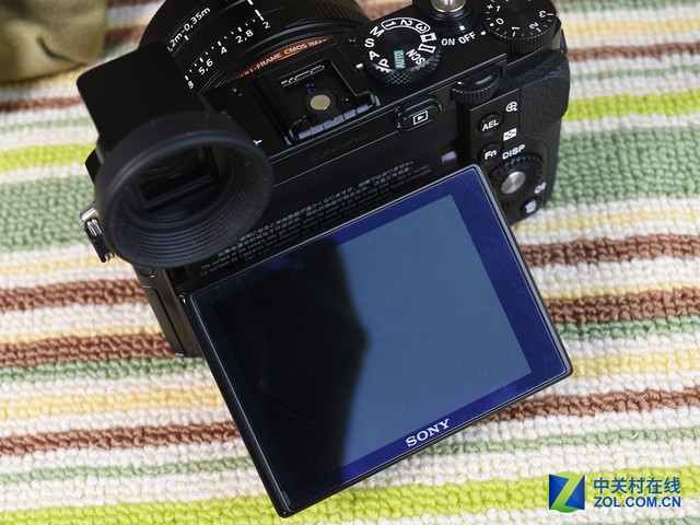 全幅便携新王者索尼黑卡RX1RII评测