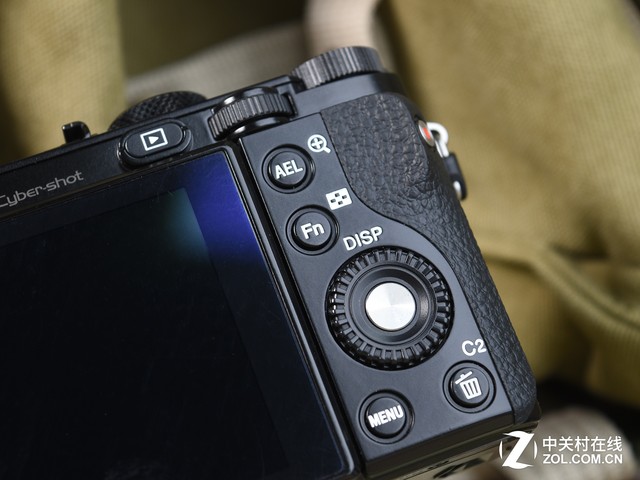 全幅便携新王者索尼黑卡RX1RII评测