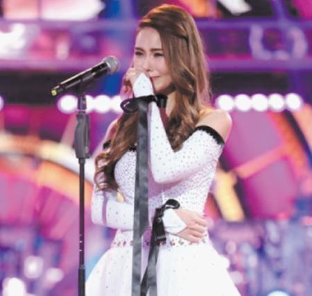 昆凌含泪退出舞蹈综艺节目:要做一件很重要的