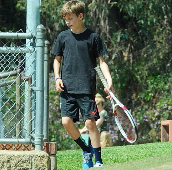 小贝二儿子网球天赋让教练吃惊:未来可夺温网