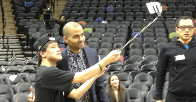 中国马刺球迷组团前往现场观战