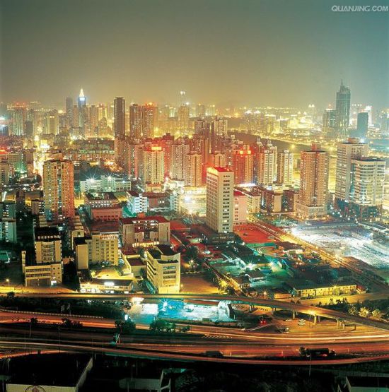 资料图：美丽的深圳夜景。（图片源于网络）