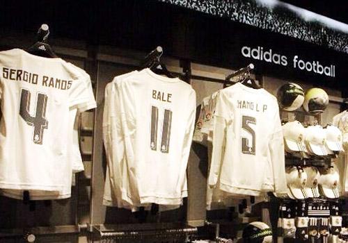 皇马专卖店否认卖张琳芃球衣 店长辟谣:纯属恶