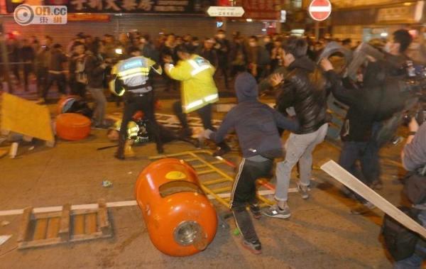 香港特区政府：全力缉拿肇事暴徒将其绳之于法