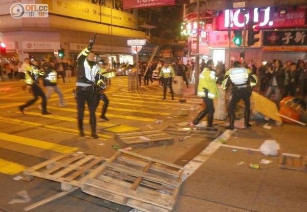 香港特区政府：全力缉拿肇事暴徒将其绳之于法