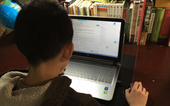 15岁编程天才 靠弹幕评论成互联网公司合伙