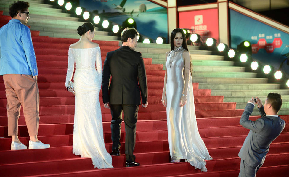 直击:第六届北京国际电影节开幕式红毯