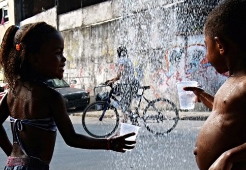 高晓松:巴西贫民窟专出足球巨星和超模