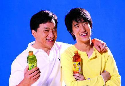 成龙曾谈及如何教育房祖名:他若犯罪我必报警-手机凤凰网