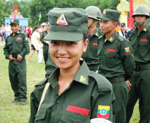 缅甸果敢<em>女兵</em>大量真实<em>照片</em>遭曝光 - 4G视界