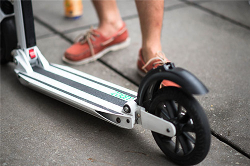 E-twow电动折叠滑板车,让上班路更顺滑|滑板车