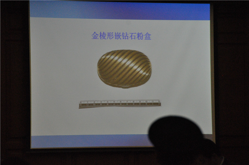 被追回的失窃物品。人民网记者杨成摄