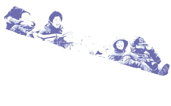 “冰滑梯”是冰雪游最不可错过的体验之一