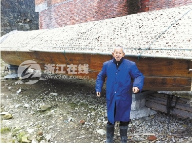 只要一说起造船，潘连守的眼里就会放出光芒。 李扬 摄