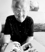 毛维青晚年爱画杜鹃花。