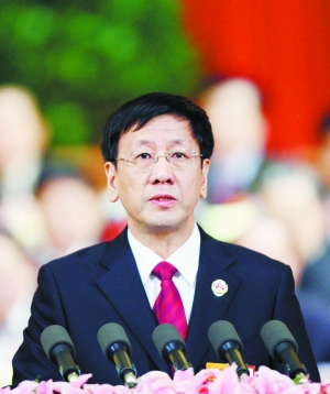 去年批捕严重经济犯罪嫌疑人逾4万人