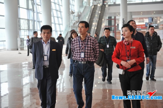 成都双流机场访问团来咸阳机场学习考察交流