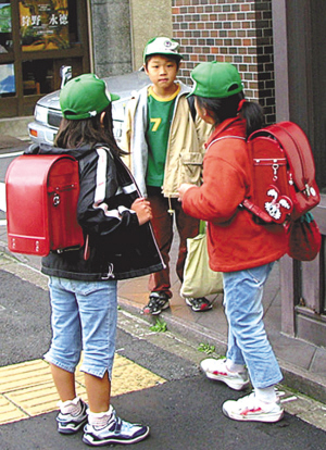 日本小学生书包用到毕业