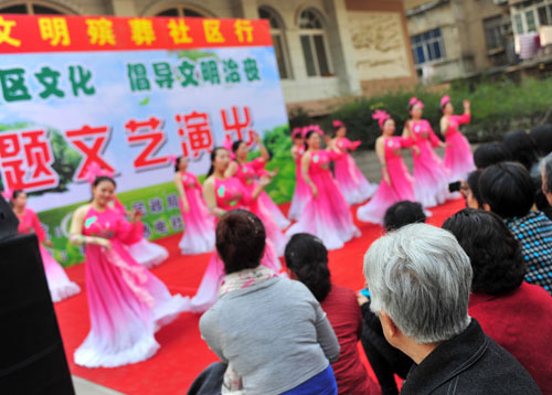 殡仪馆工作那些事漫画_殡仪馆工作人员收入(3)