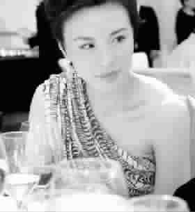 常熟跑路美女老板发迹之路:站过柜台 客串模特