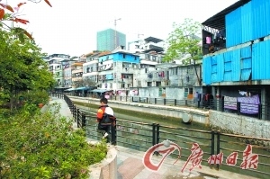 潭村“贴面楼”。