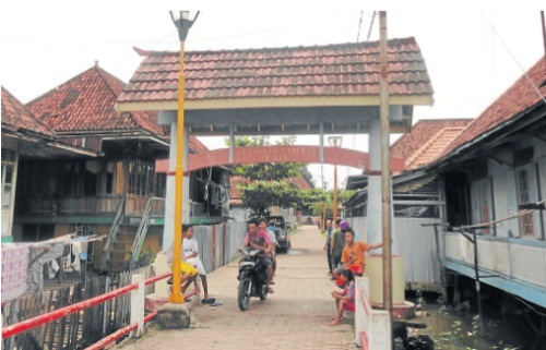 简单的甲必丹村牌坊。（图：印度尼西亚星洲日报）