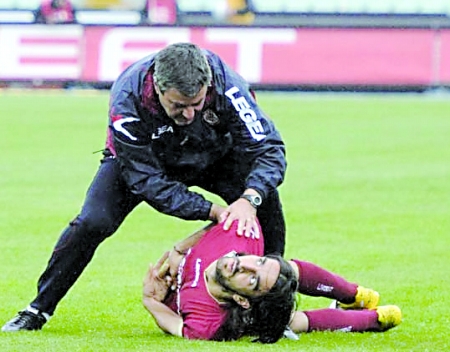 警车挡道耽误救命?