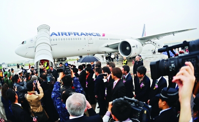 武汉直航巴黎国际航线开通