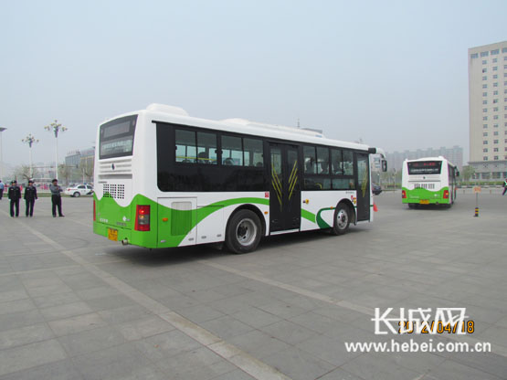 1、2路公交线正式运营。长城网 冰洁 摄