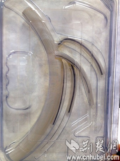 图为:人造血管src="http://y2.ifengimg.com/news_spider/dci_2012/04/836056560bd92725d55bc9d4720da5c1.jpg"