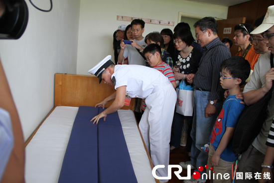 驻港官兵展示内务