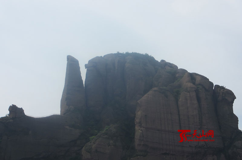 龟峰——骆驼峰。