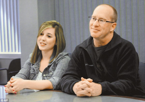 美国41岁男教师性虐女学生被捕 受访称是真爱