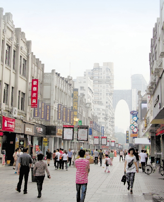 整治一新的五马街步行区 余量 摄