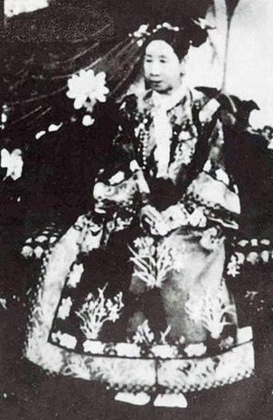 慈禧如何靠一碗催胎药权倾朝野?