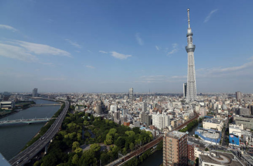 高634米的"东京天空树"位于东京都墨田区的隅田川河畔.