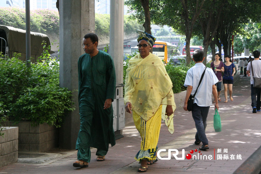 　　外籍人士在广州依然保留着自己的生活习俗及宗教信仰。摄影：谭铮