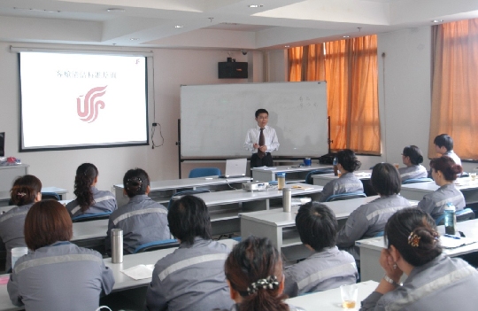 国航工程技术分公司:开展客舱清洁宣贯培训