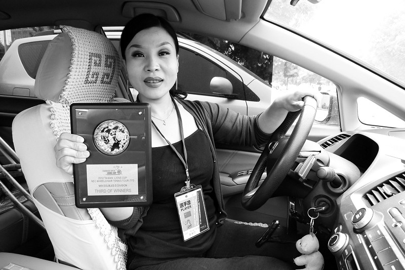 郭荣芳和她的轮椅网球队:无法奔跑 却要击打出