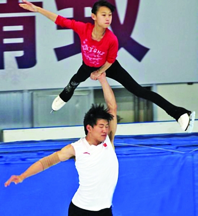 16岁新搭档彭程揭开面纱 张昊"兼"保姆与教练