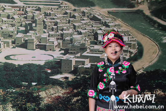 美女讲解员易施关。长城网 赵晓慧 摄