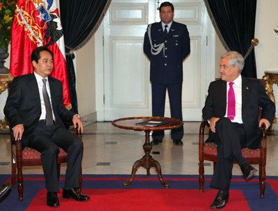 驻智利大使杨万明向智利总统皮涅拉递交国书
