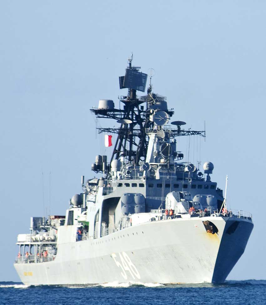 高清:俄罗斯海军潘捷列耶夫海军上将号驱逐舰