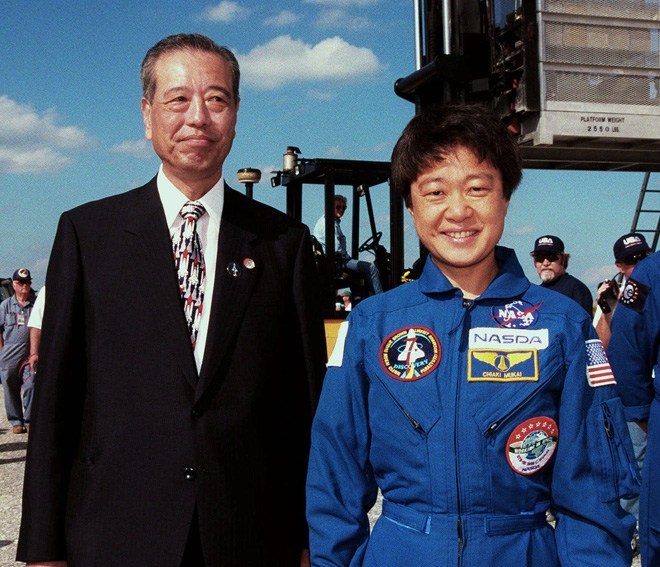 日本首位女航天员向井千秋