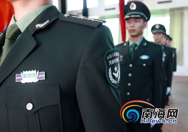 07式预备役军服有新特点(南海网记者陈望摄)
