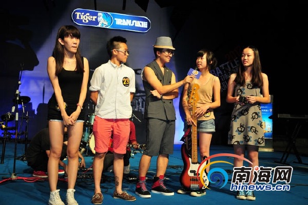 清一色女子组合Pupa乐队（ 南海网见习记者 刘莎 摄）