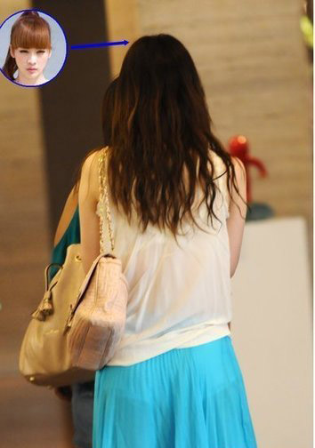 <em>柳岩透视装</em>现身酒店 黑超遮面内衣<em>内裤</em>隐现/图