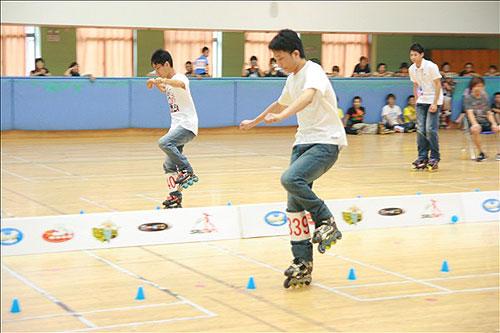 上海市民运动会自由式轮滑开赛 体现国内最高