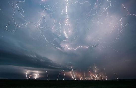 揭秘恐怖极端天气瞬间